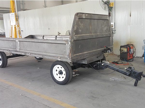 点击查看详细信息<br>标题:双轴轮转向小挂车 阅读次数:8243